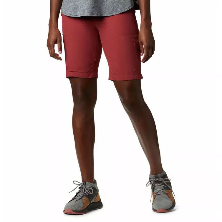 Calções vermelhos até ao joelho com bolso lateral