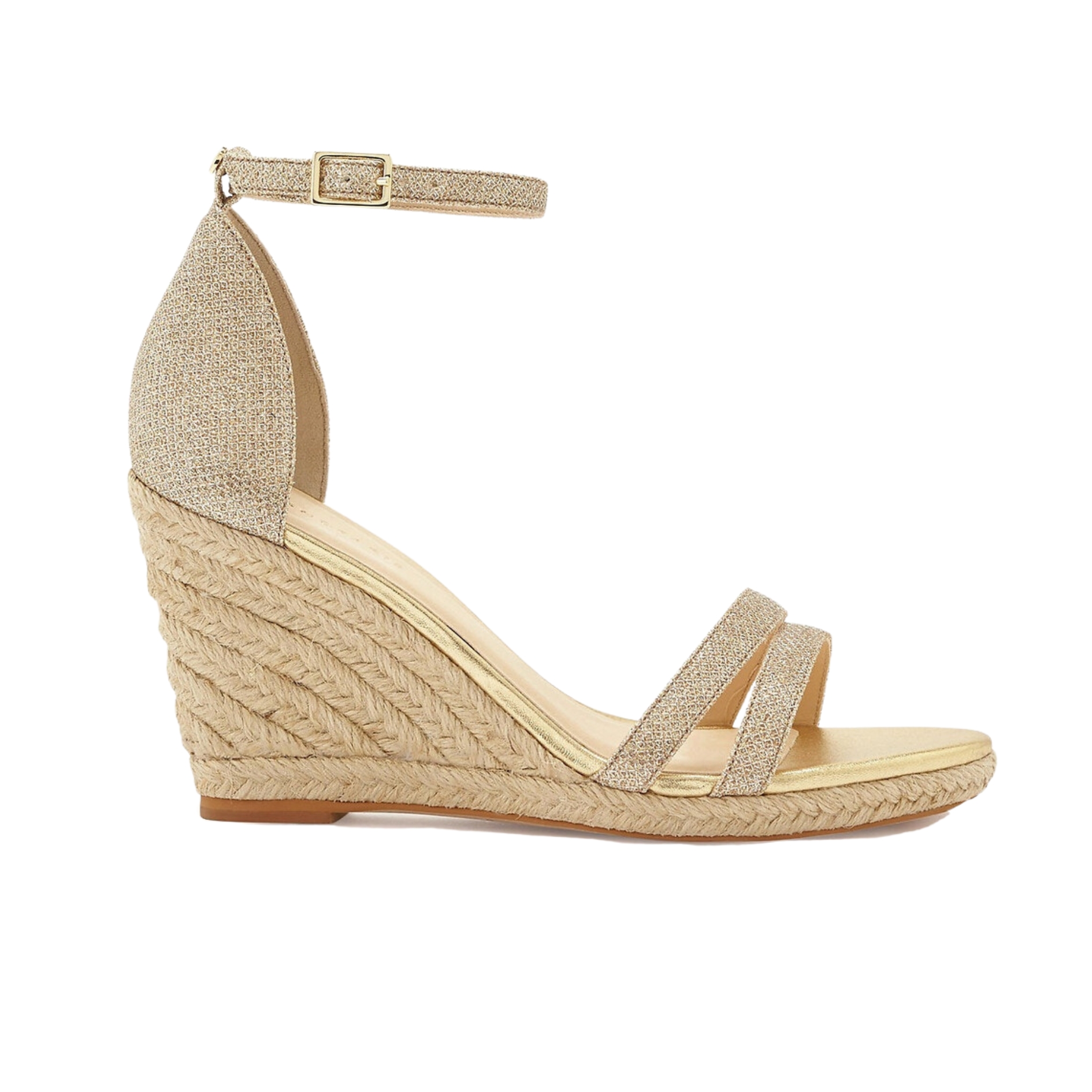 Sandalha de cunha bege dourada com tiras à frente e cinta ao tornozelo em fundo branco