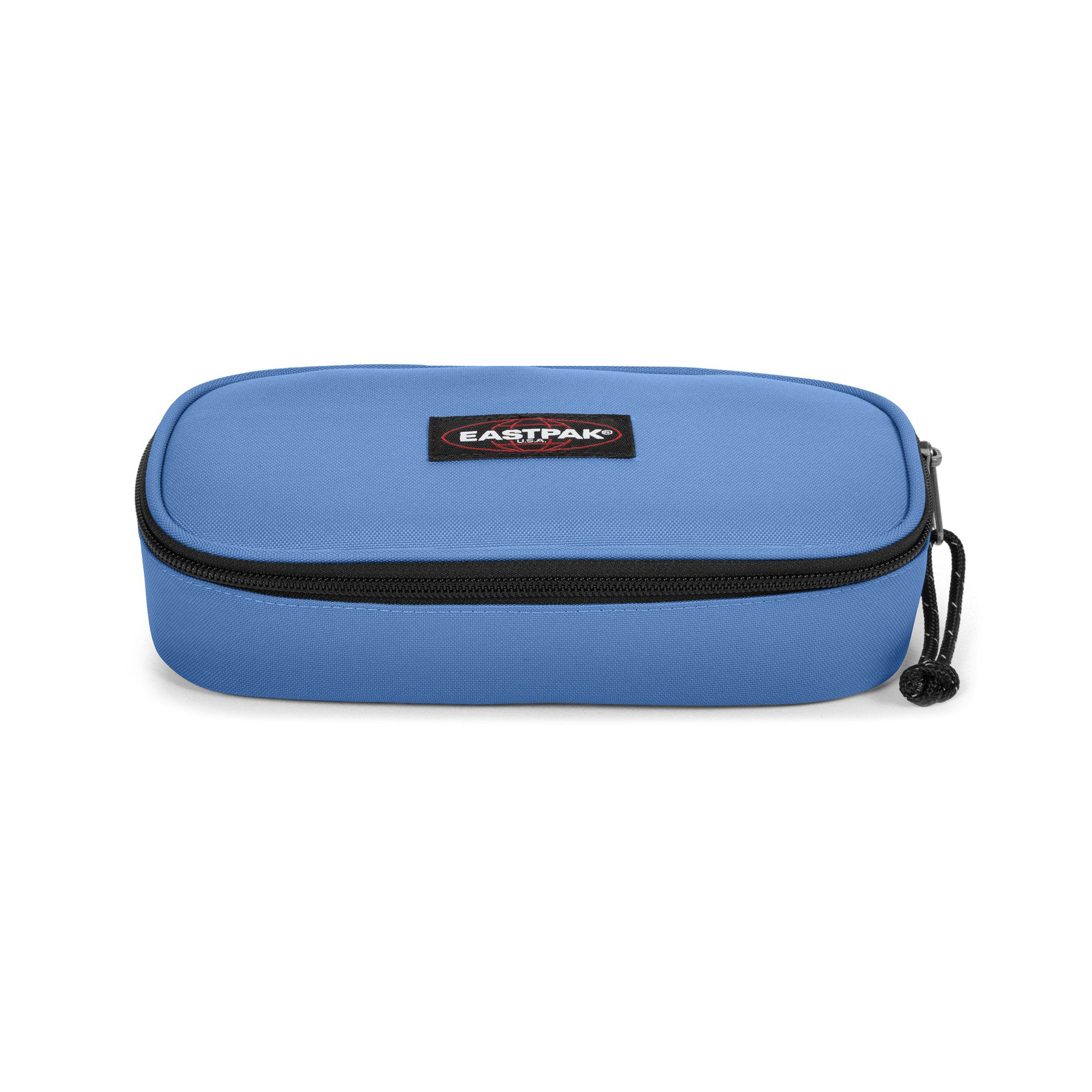 Estojo escolar azul com fecho preto e etiqueta EASTPAK