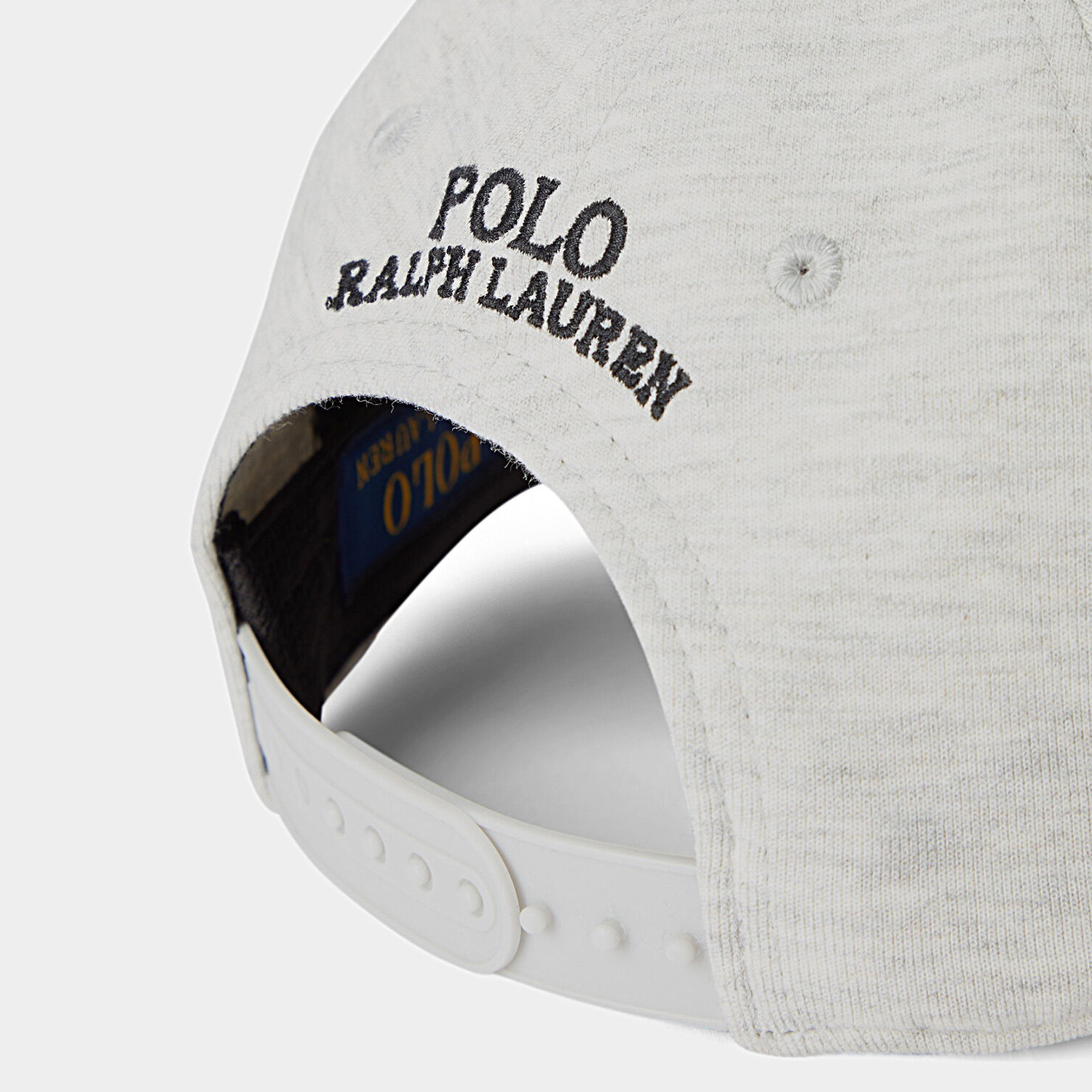 Boné cinza claro Polo Ralph Lauren com texto bordado preto e fecho ajustável branco