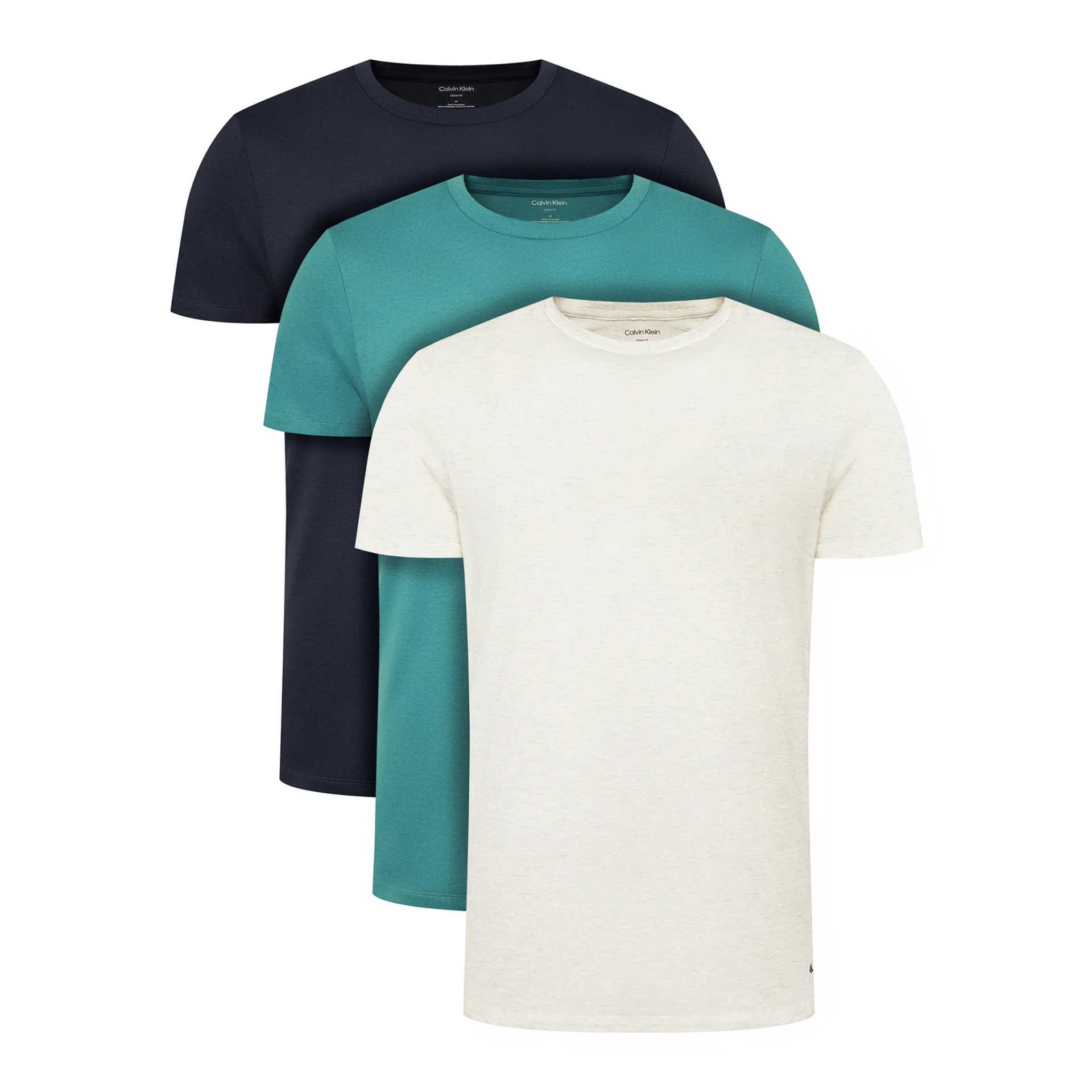 Três t-shirts Calvin Klein em creme, verde-azulado e azul escuro.