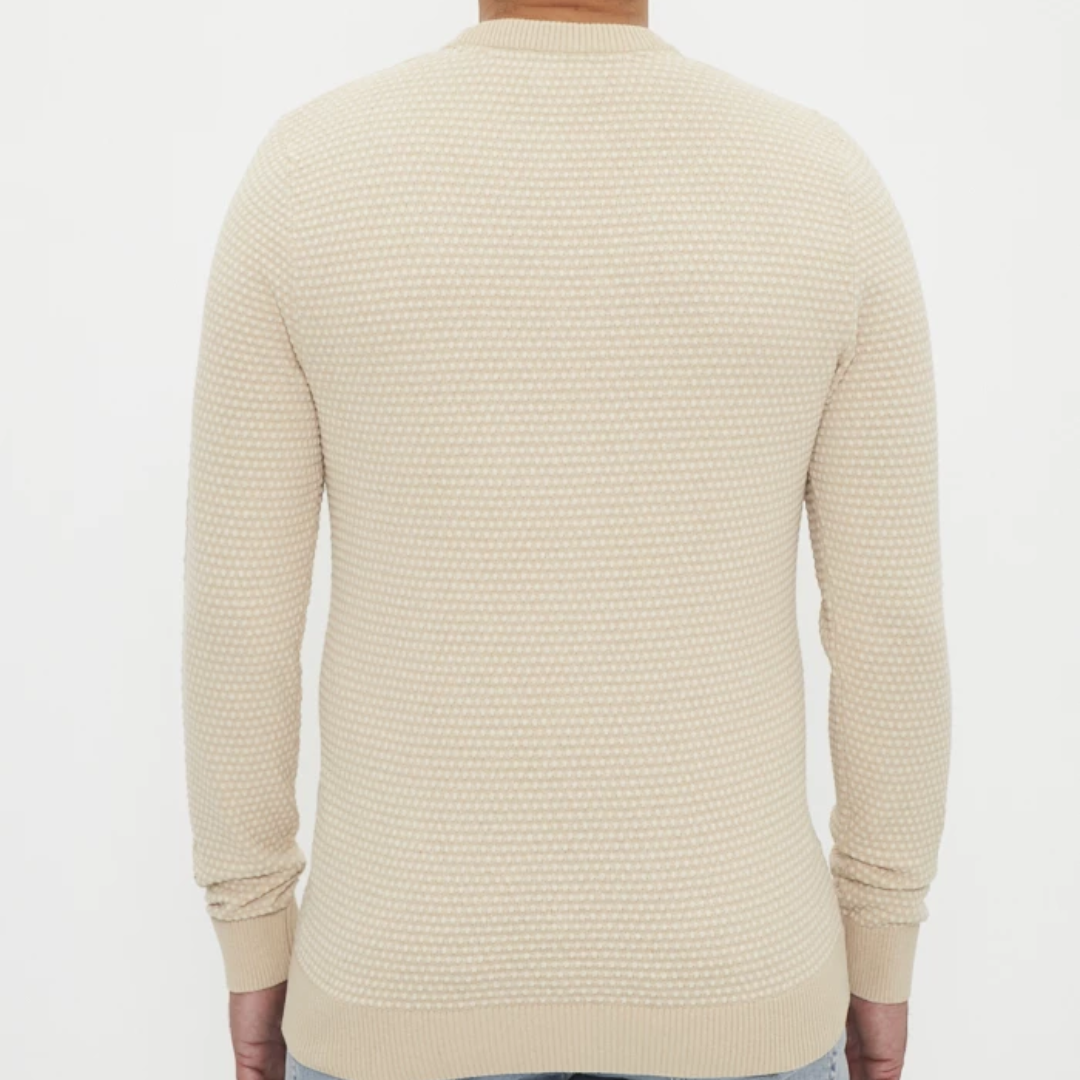 Camisola bege claro textura relevada vista de costas