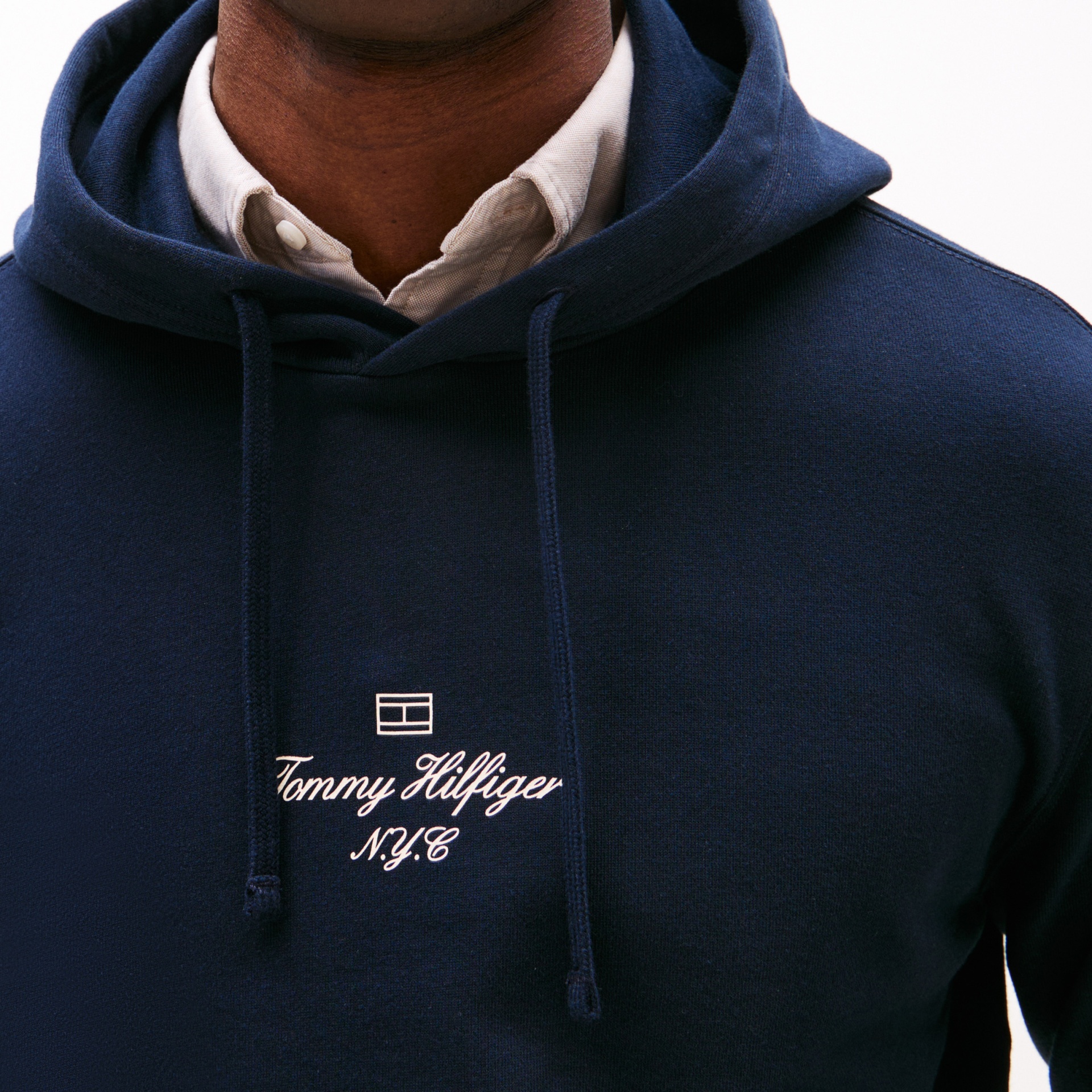 Sweatshirt azul escuro com capuz e texto branco Tommy Hilfiger N.Y.C no peito