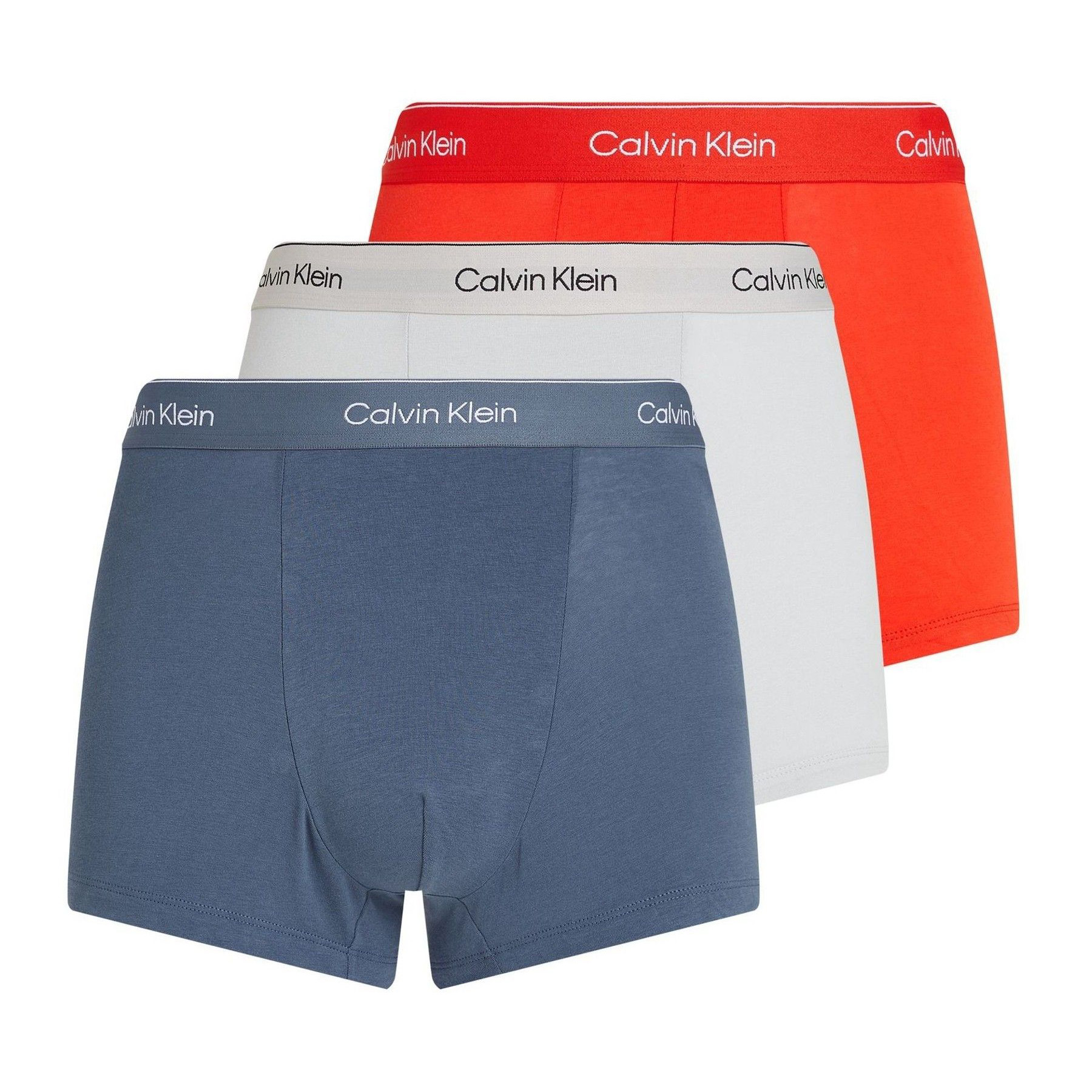 Três calções boxer Calvin Klein em azul, branco e vermelho com logo na cintura elástica