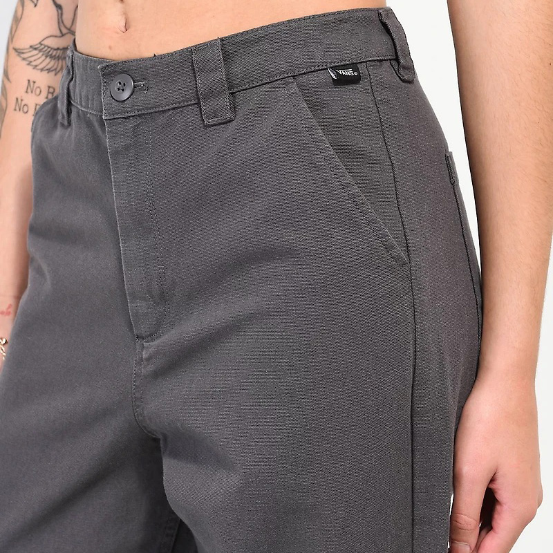 Calças cinzentas da Vans com bolso lateral e botão frontal
