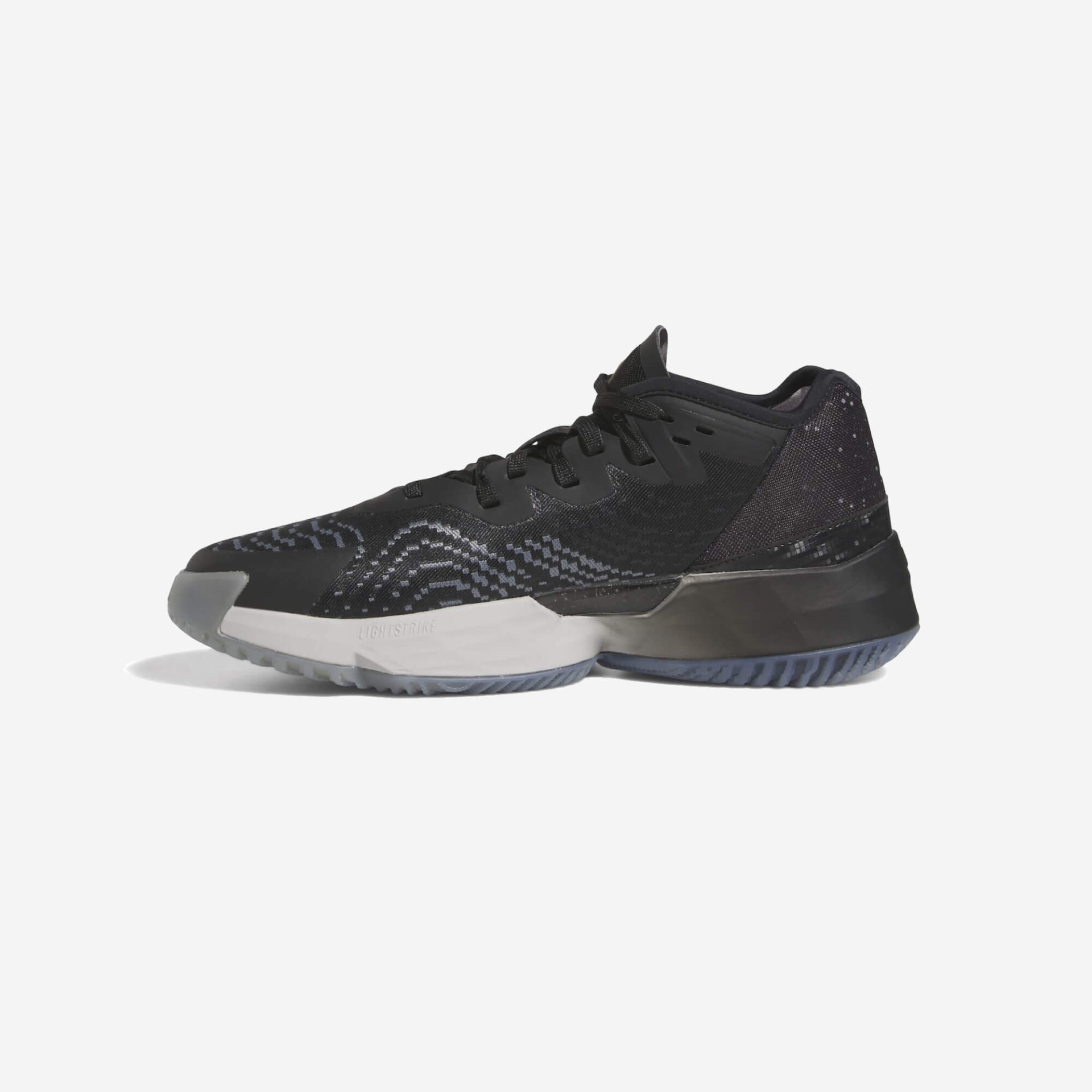 Ténis desportivo preto e cinzento com sola branca e cinzenta