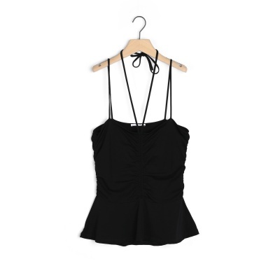 Top feminino preto com alças finas e amarração no pescoço