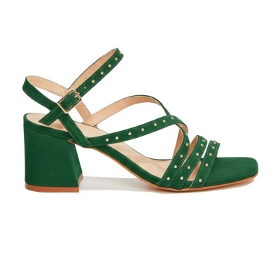 Sandália verde de salto médio com tiras e rebites dourados