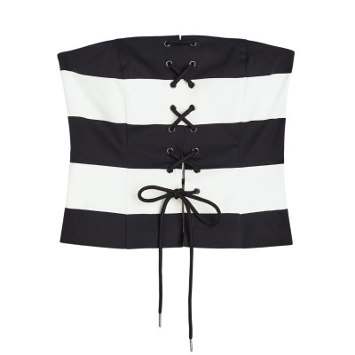 Top corselet feminino preto e branco com cordões entrelaçados na frente