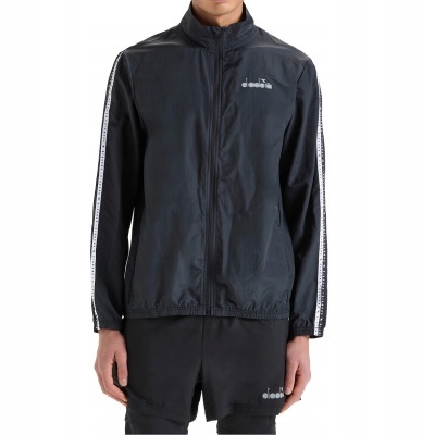 Casaco desportivo preto da marca diadora com fecho frontal e faixas laterais brancas.