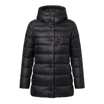 Casaco acolchoado preto com capuz e fecho metálico