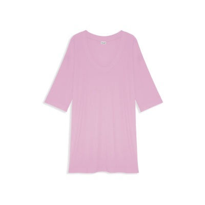 T-shirt rosa claro com decote em V e mangas três quartos