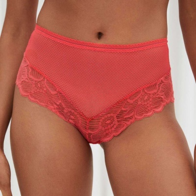 Cuecas femininas vermelhas em renda e malha com padrão floral