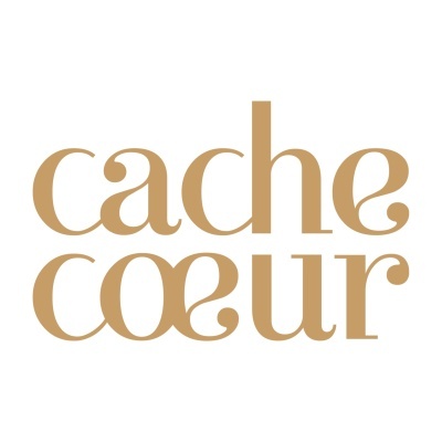 Texto dourado cache cœur sobre fundo branco