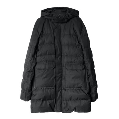 Casaco acolchoado preto com capuz e bolsos frontais