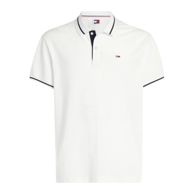 Camisola polo branca com logótipo colorido no peito e gola com linhas pretas.