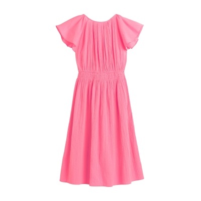 Vestido rosa claro com mangas curtas e cintura franzida