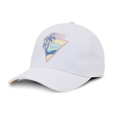 Boné branco com logo triangular colorido e texto GUESS