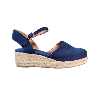 Sapato espadrille azul com sola de corda e fivela dourada