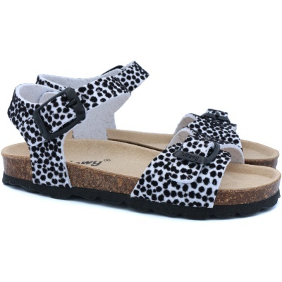 Sandálias para crianças com padrão de manchas pretas e brancas e sola de cortiça