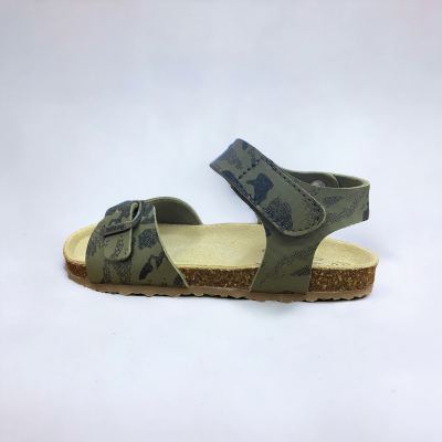 Sandália infantil camuflada verde com sola de cortiça