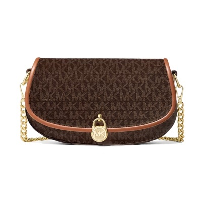 Mala de ombro Michael Kors castanha com padrão MK e corrente dourada.