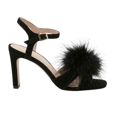 Sandália de salto alto preta com detalhe felpudo