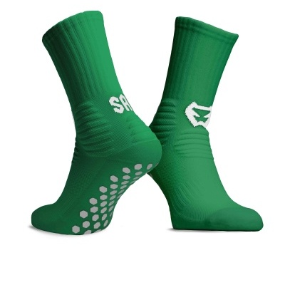 Par de meias desporto verdes com detalhes antiderrapantes e logótipo branco