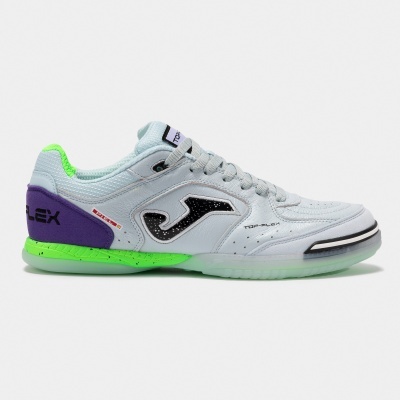 Sapatilha desportiva cinzenta clara com detalhes em preto, verde fluorescente e roxo.