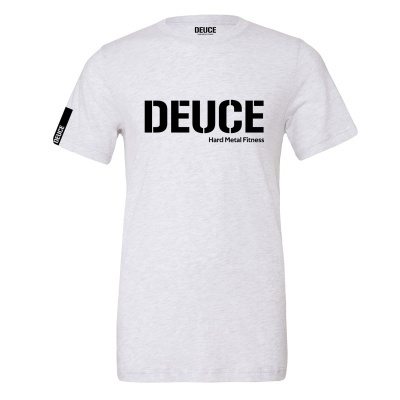 T-shirt branca com texto preto DEUCE Hard Metal Fitness