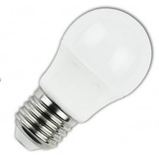 Lâmpada LED tipo bulbo com base metálica prateada e corpo branco