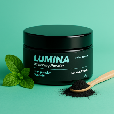LUMINA Pote preto de pó branqueador dentário LUMINA, folhas de hortelã e colher com pó negro
