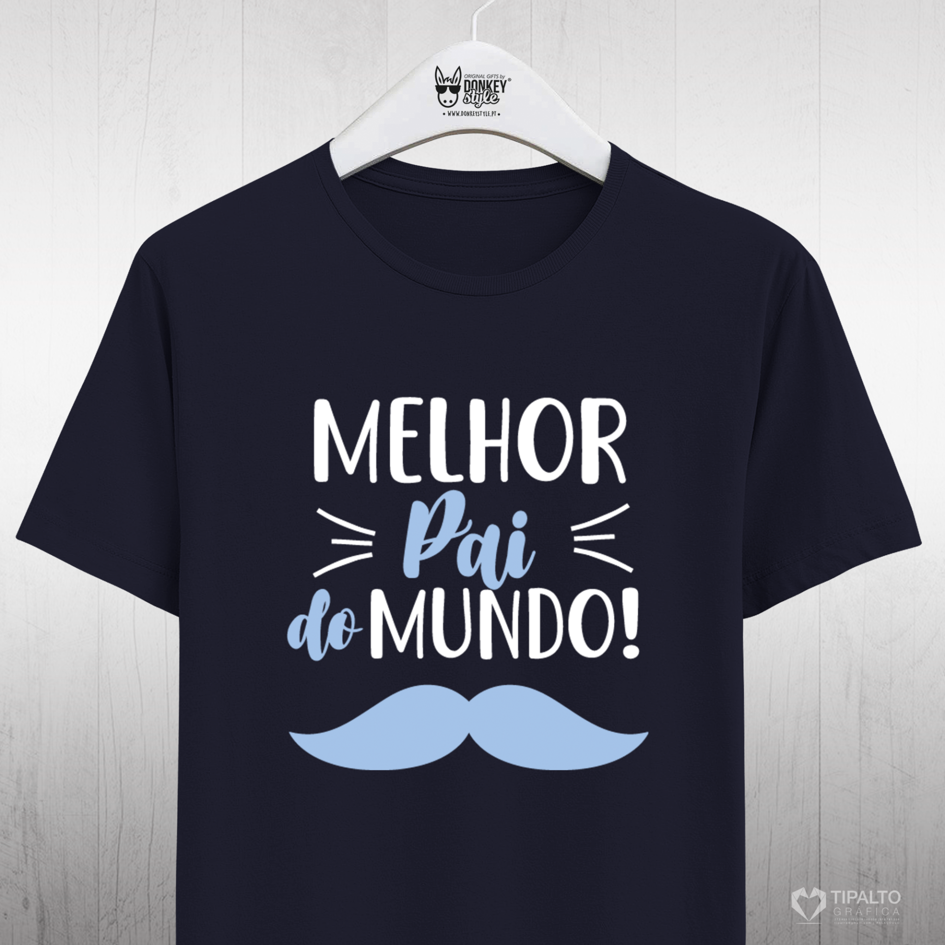 Melhor Pai do Mundo (Mustache) T-shirt preta com texto e bigode azul claro