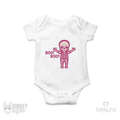 Body branco para bebé com estampa rosa de esqueleto e texto 'BOO! BOO!'