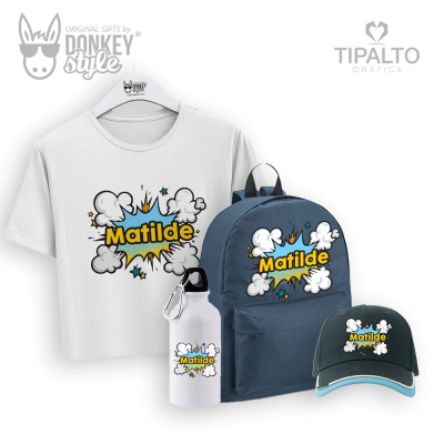 T-shirt branca, mochila azul escura, garrafa branca e boné verde com nome Matilde em estilo pop art