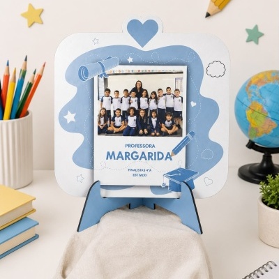Porta-retrato azul e branco com fotografia escolar e texto personalizado