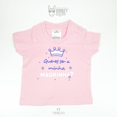 Camiseta rosa clara para bebé com frase e coroa impressa