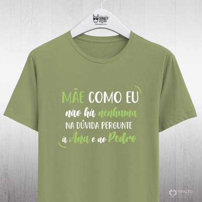 T-shirt verde com texto impresso em branco e verde claro sobre maternidade