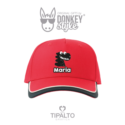 Boné vermelho com bordado de dinossauro e nome Maria