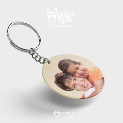 Porta-chaves redondo com foto personalizada de mulher e criança