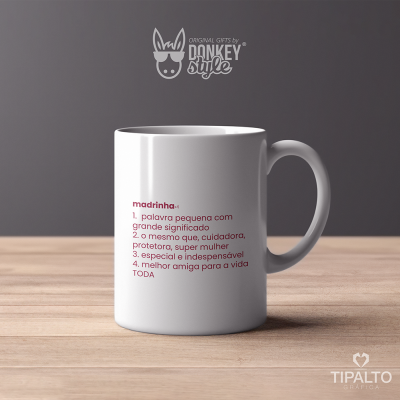 Caneca branca com texto explicativo sobre madrinha em português
