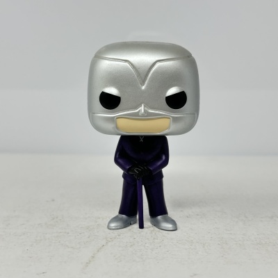 Boneco Funko Pop prateado com fato roxo e bengala
