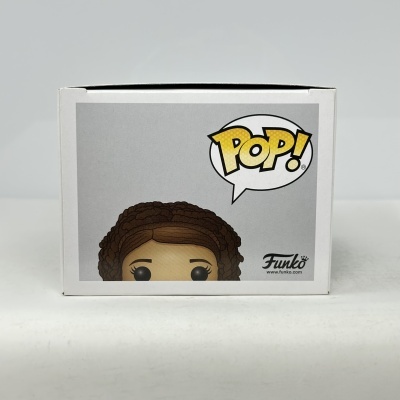 Caixa com figura Funko Pop e escrita POP!