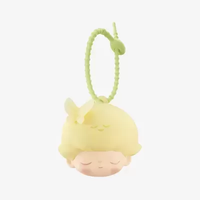 Chaveiro de cabeça de rapariga amarelo com borboleta e argola verde