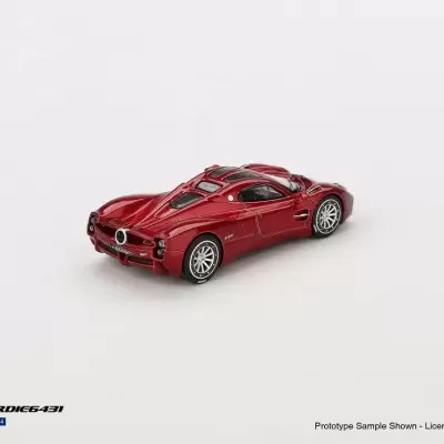 Miniatura de carro desportivo vermelho em fundo branco com texto BBR MODELS e Scale 1/64