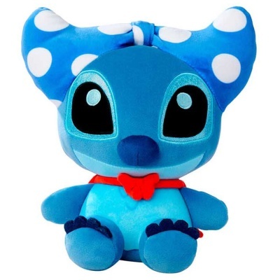 Pelúcia azul do personagem Stitch com grandes orelhas às bolinhas brancas e colar vermelho