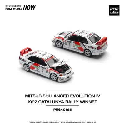 Modelos de carros de corrida Mitsubishi Lancer Evolution IV em fundo branco