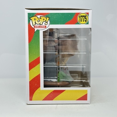 Figura Funko Pop! Deluxe número 1775 em caixa de cores verde, vermelho, amarelo e branco