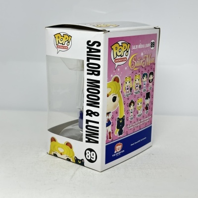 embalagem de boneca colecionável Sailor Moon em vinil com janela transparente
