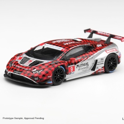 Miniatura de carro de corrida vermelha e preta com padrão xadrez e logótipos